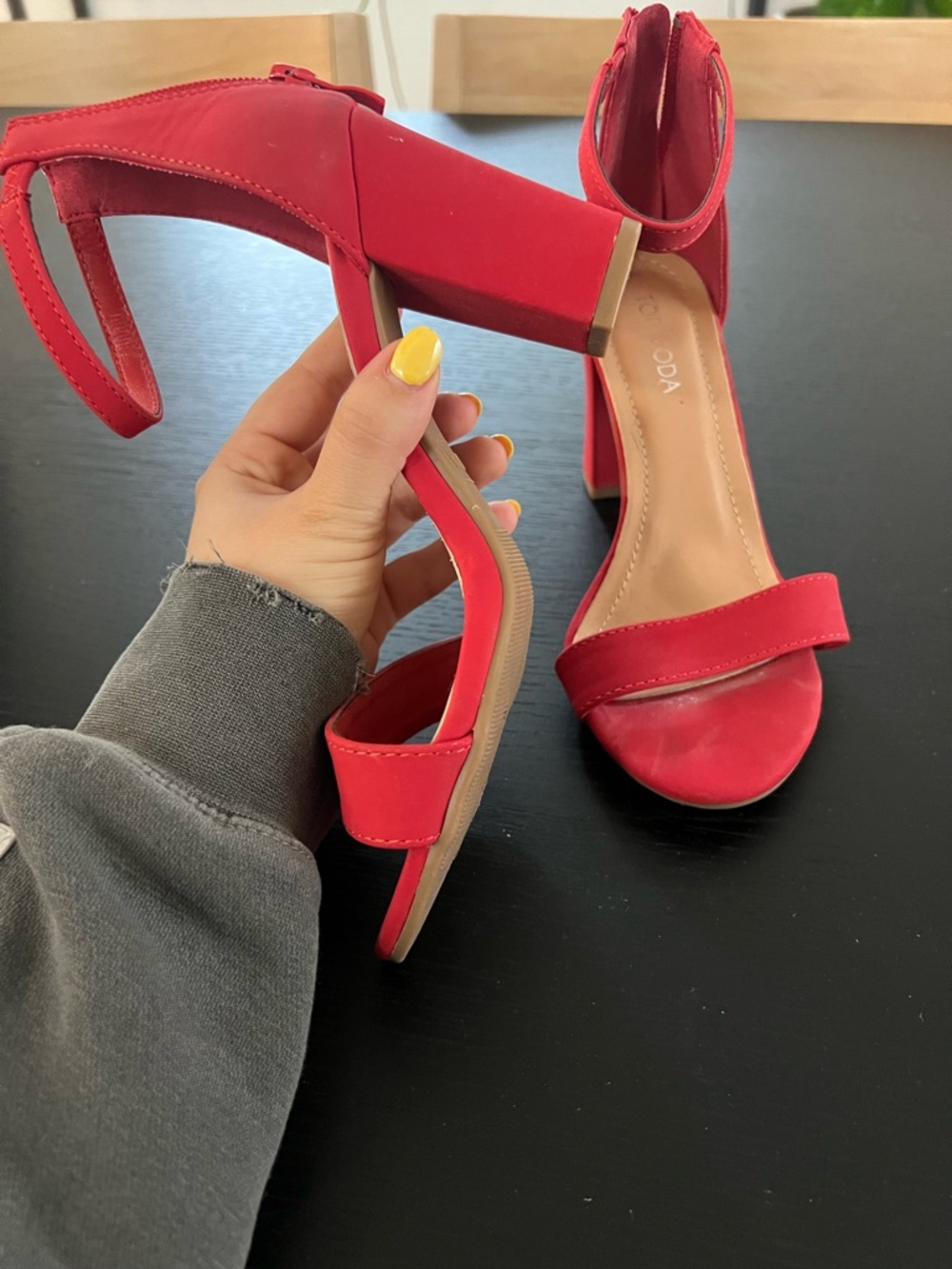 TOP Moda Red Open-Toe Block Heel Sandals - Picture 3 of 3
